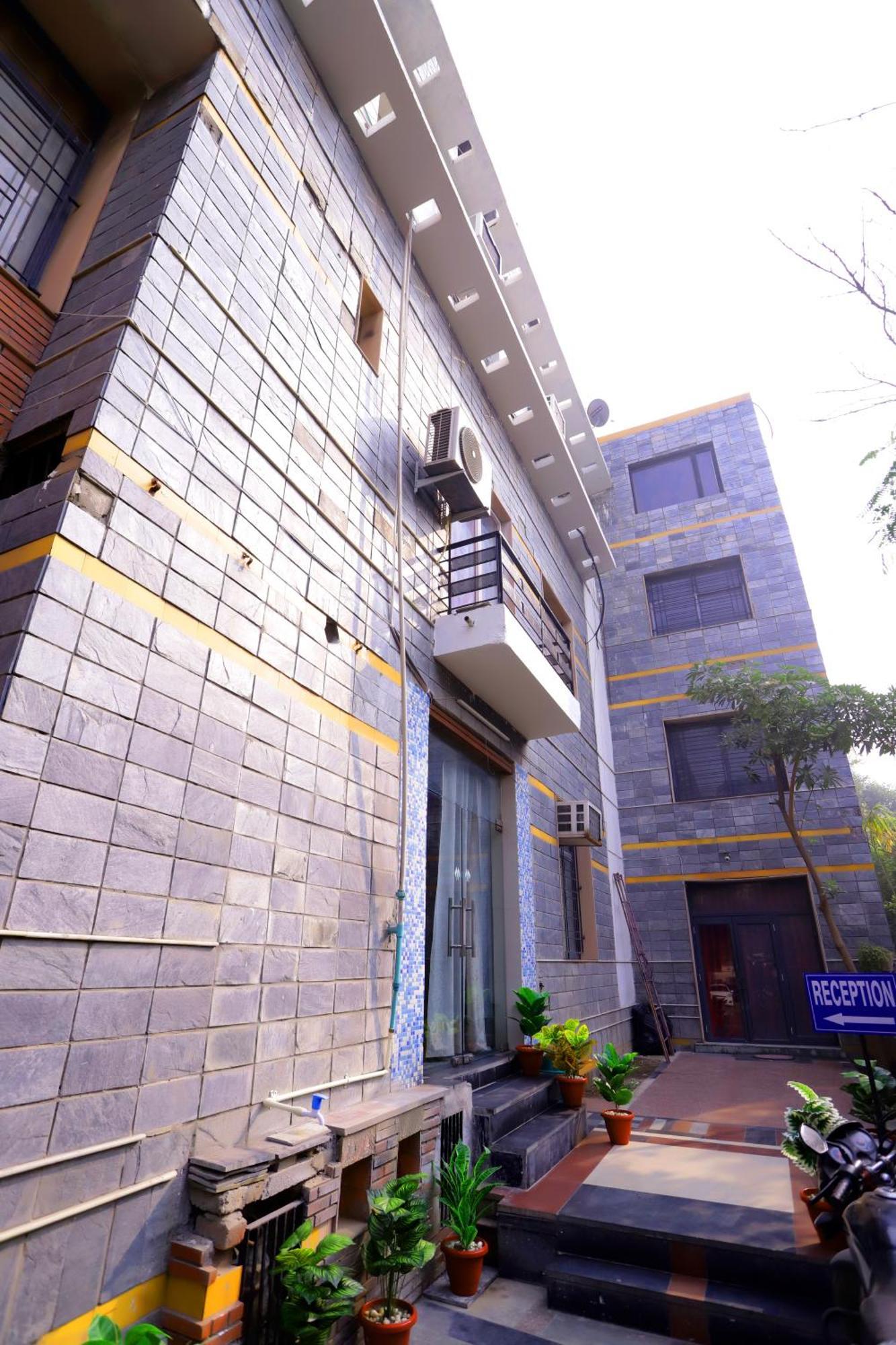 Hotel Warm Welcome - Noida Sector 51 المظهر الخارجي الصورة